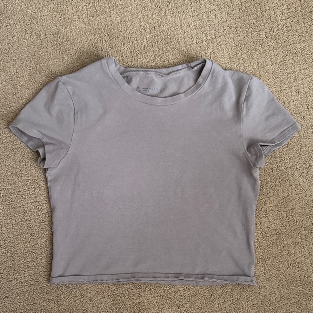 Abercrombie & Fitch Light Gray Short Sleeve Tee